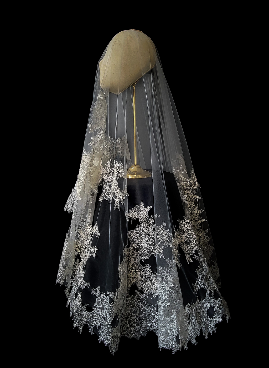 Abstract lace edge bridal veil - Style #2528