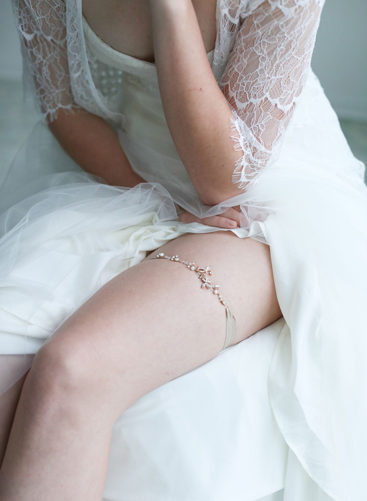 Dainty flower garter - Style # 447