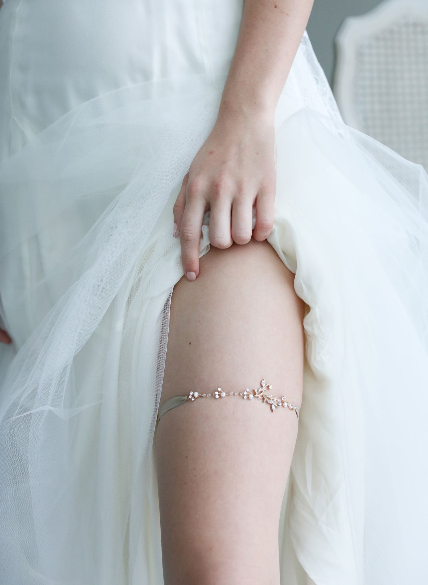 Dainty flower garter - Style # 447