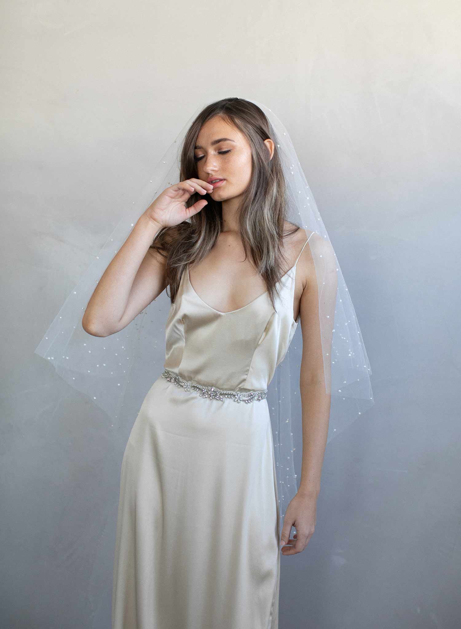 Evenly spaced small pearl veil - Style #969