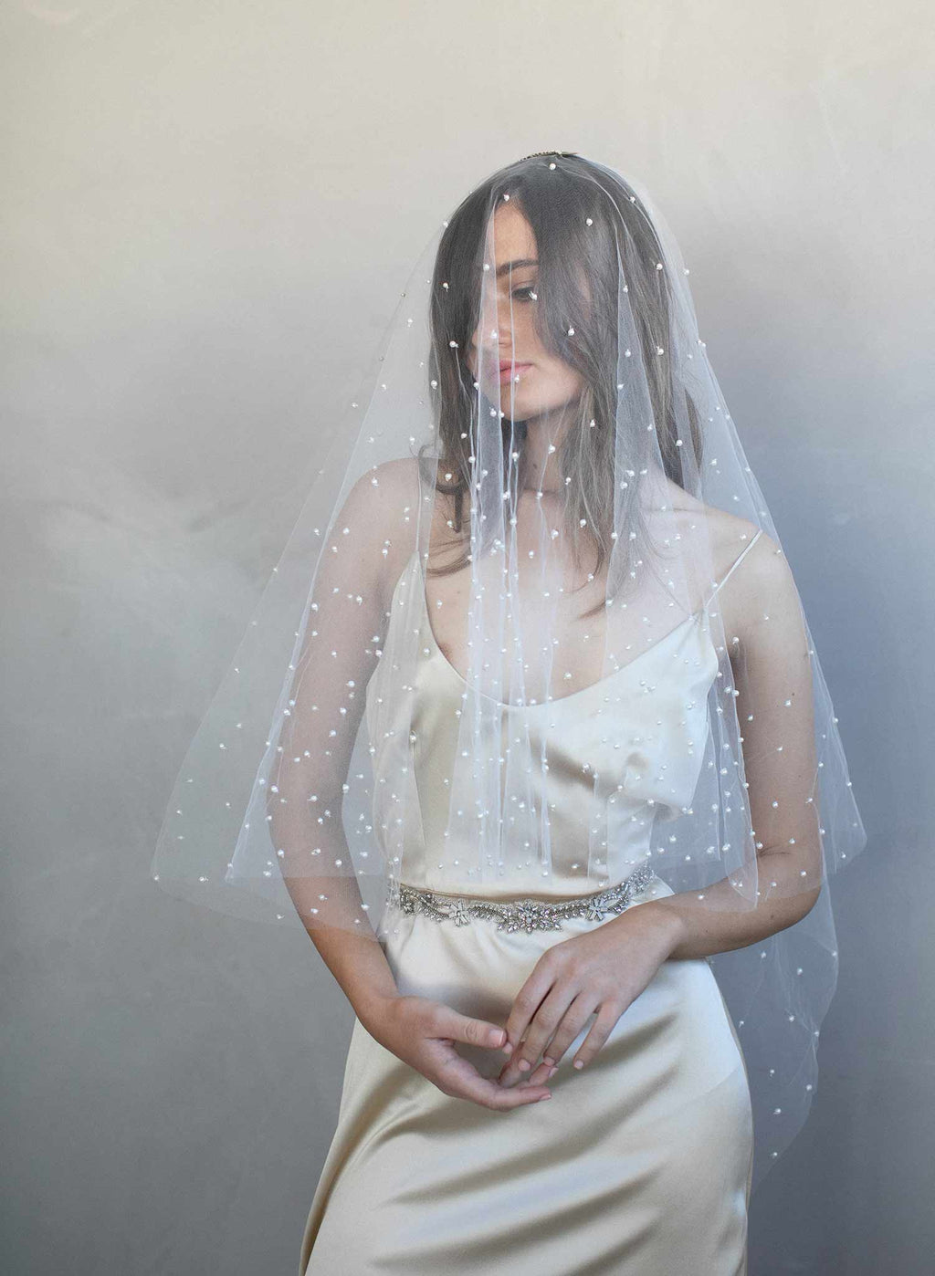 Evenly spaced small pearl veil - Style #969